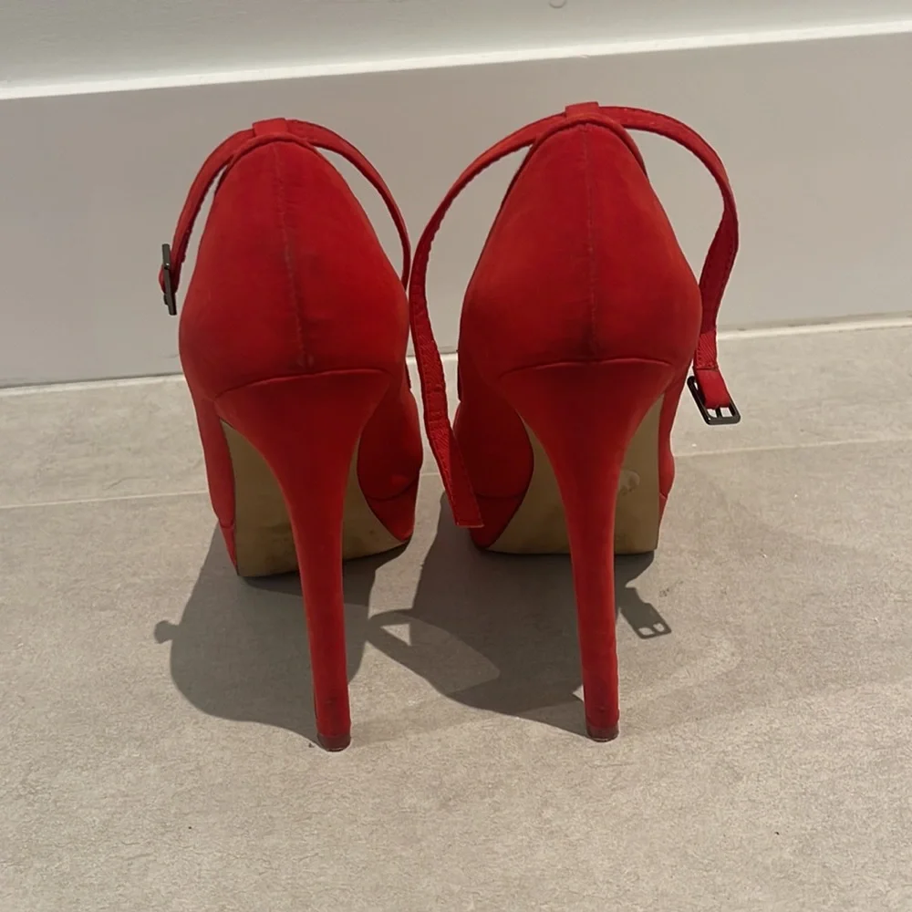 Bershka women size EUR 36 6 red open toe heel stilleto shoes suede type fabric